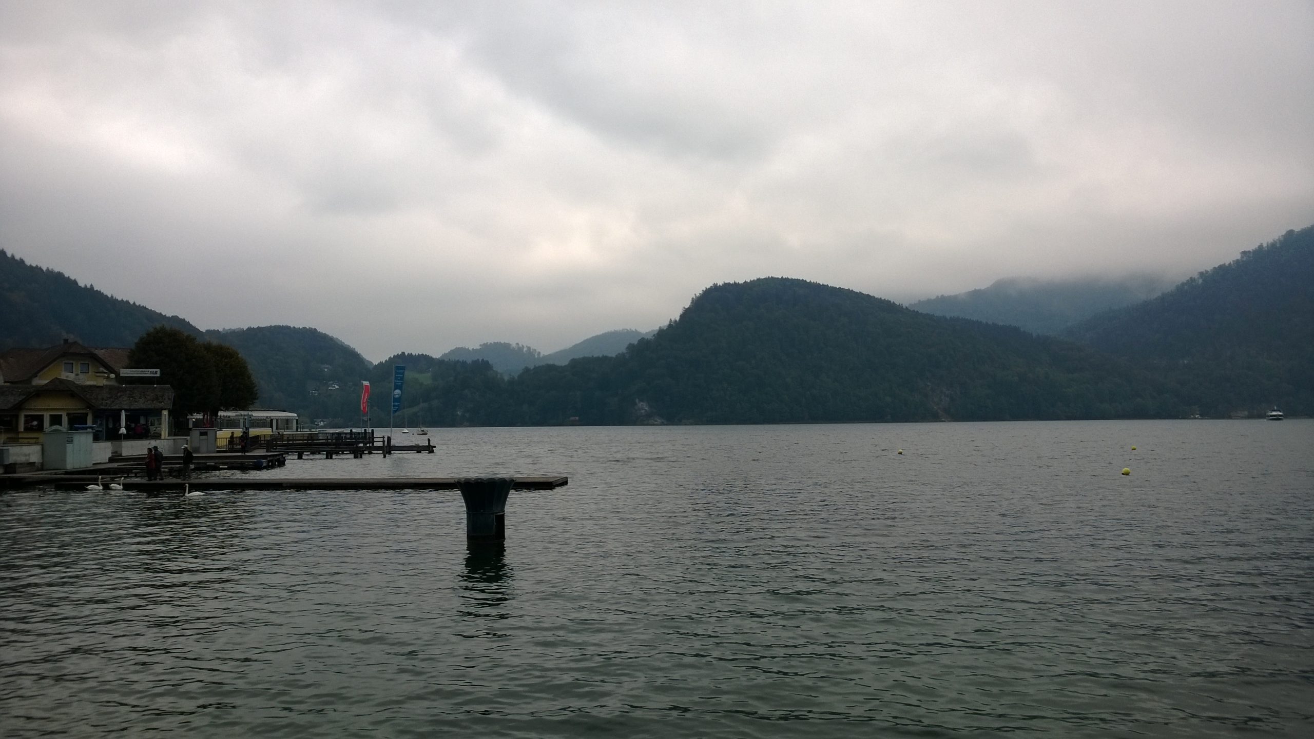 聖吉爾根碼頭伸向沃夫岡湖